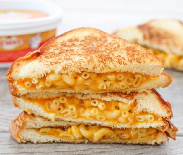 grilled-macaroni-cheese-sandwich-13-620x526.jpg