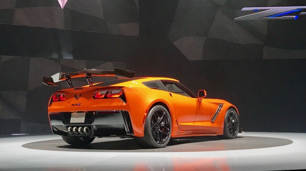 2019-chevy-corvette-zr1-dubai-cp-6.jpg