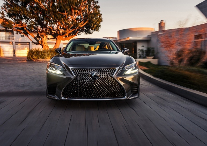 2018 Lexus LS 500 5.jpg