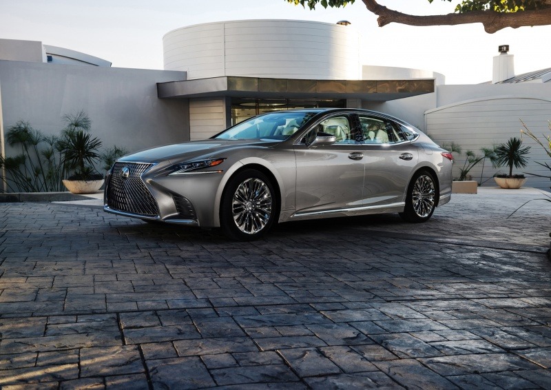 2018 Lexus LS 500 7.jpg