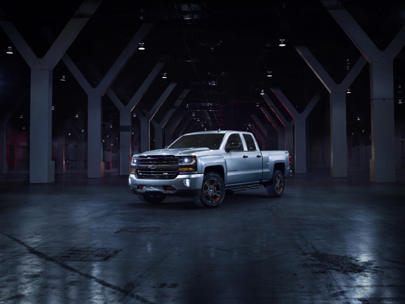 Chevrolet Silverado Redline 1.jpg