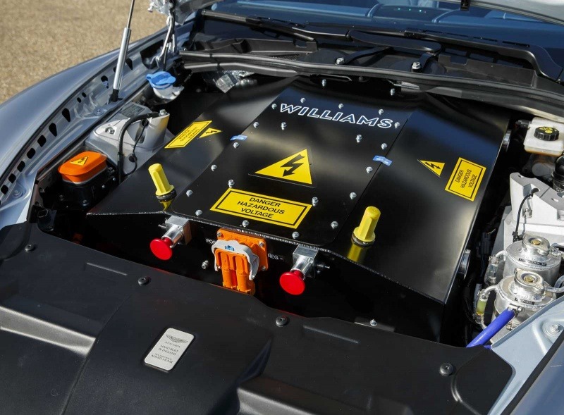 Aston Martin RapidE Concept 5