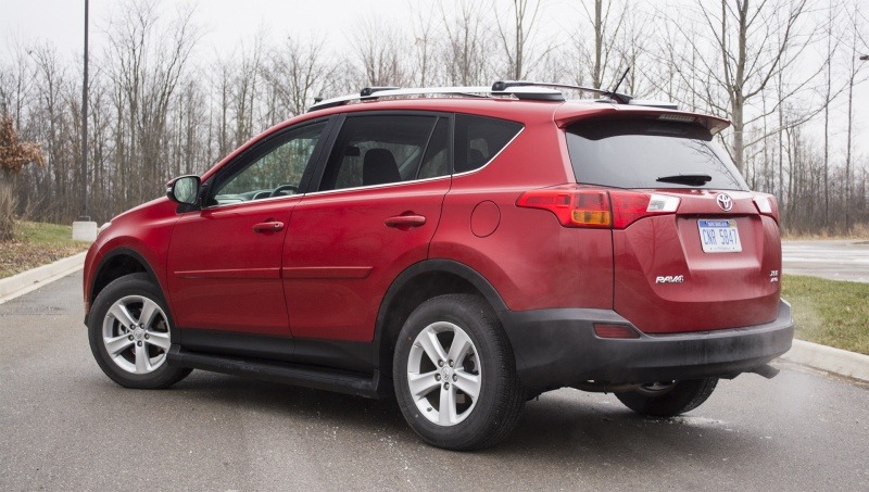 2013 Toyota RAV4 XLE AWD 8