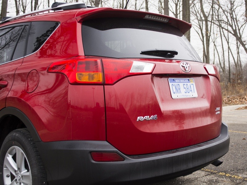 2013 Toyota RAV4 XLE AWD 6