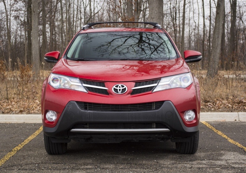 2013 Toyota RAV4 XLE AWD 1