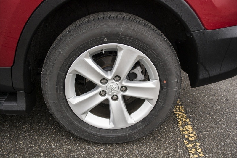 2013 Toyota RAV4 XLE AWD 5