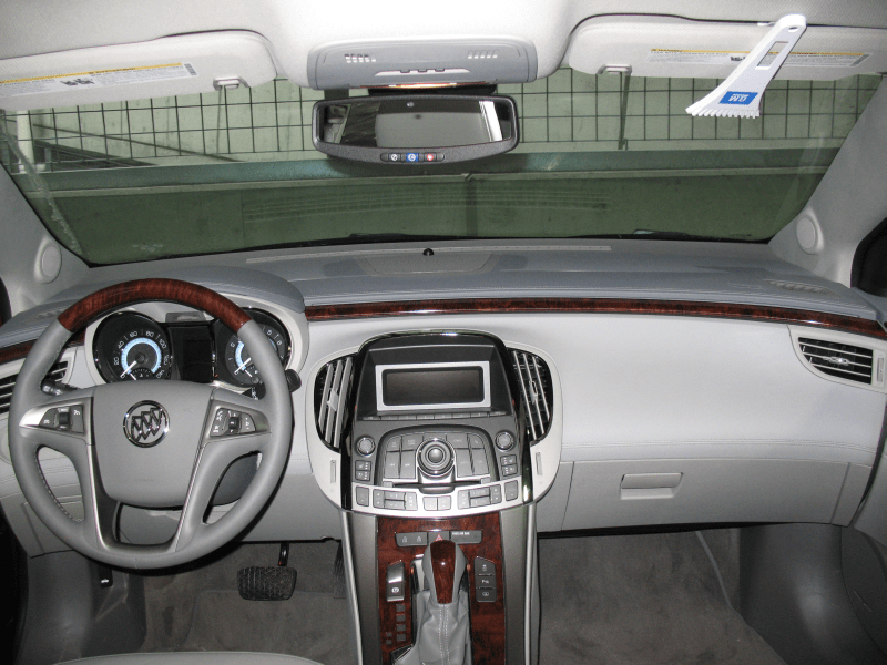 2010 Buick Lacrosse CXS 078.png