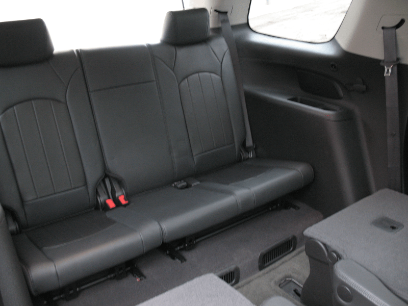 2010 GMC Acadia SLT-2 059.png