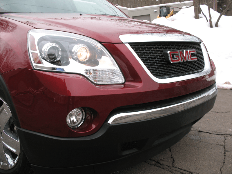 2010 GMC Acadia SLT-2 050.png