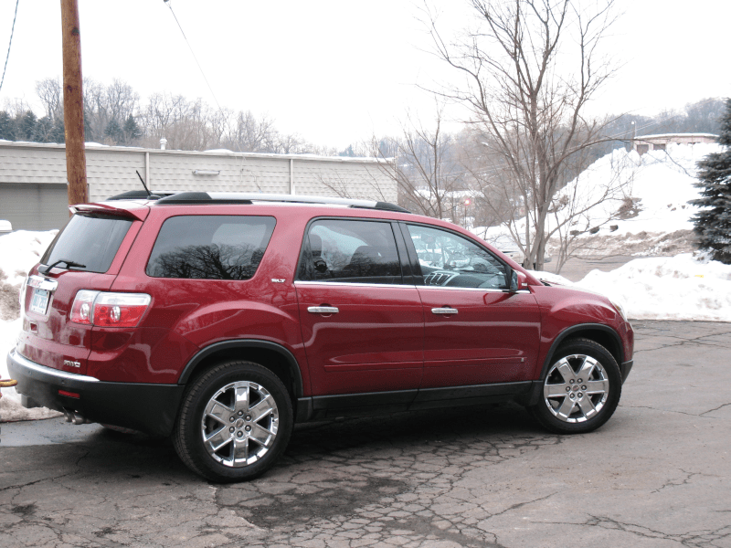 2010 GMC Acadia SLT-2 044.png