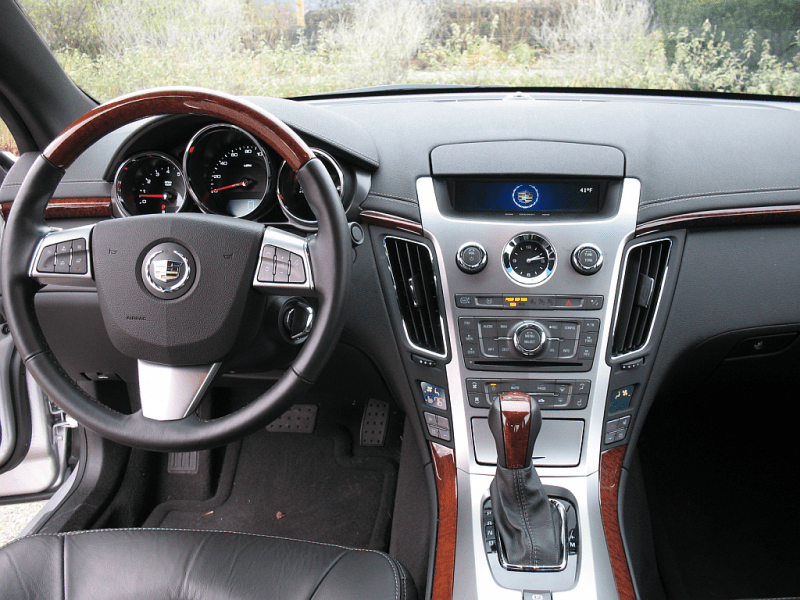 2011 Cadillac CTS Coupe interior.png