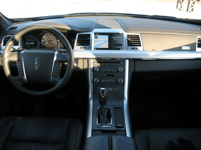 2011 Lincoln MKS AWD Ecoboost 030.png