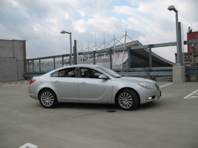 2011 Buick Regal CXL 021.png