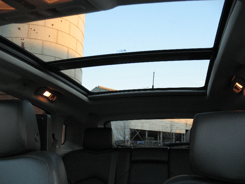 2011 Cadillac SRX Turbo 001.png