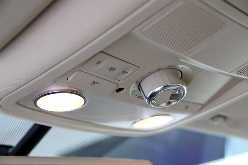 2012 Volkswagen Passat TDi SEL Interior