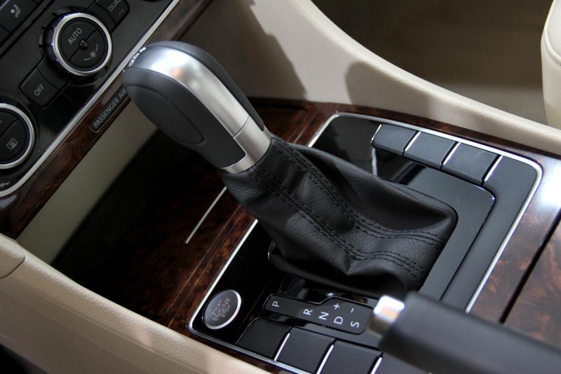 2012 Volkswagen Passat TDi SEL Interior