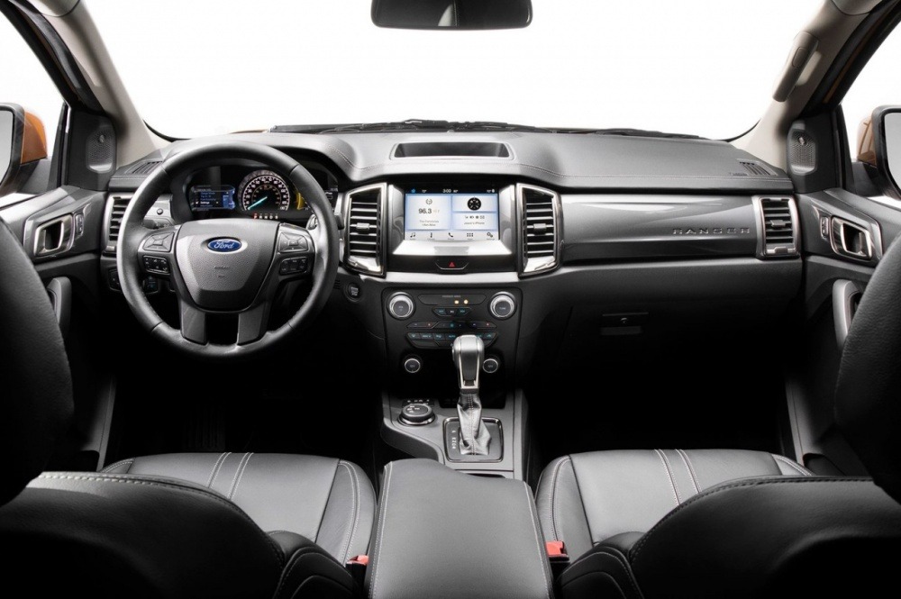 2019-Ford-Ranger-interior.jpg