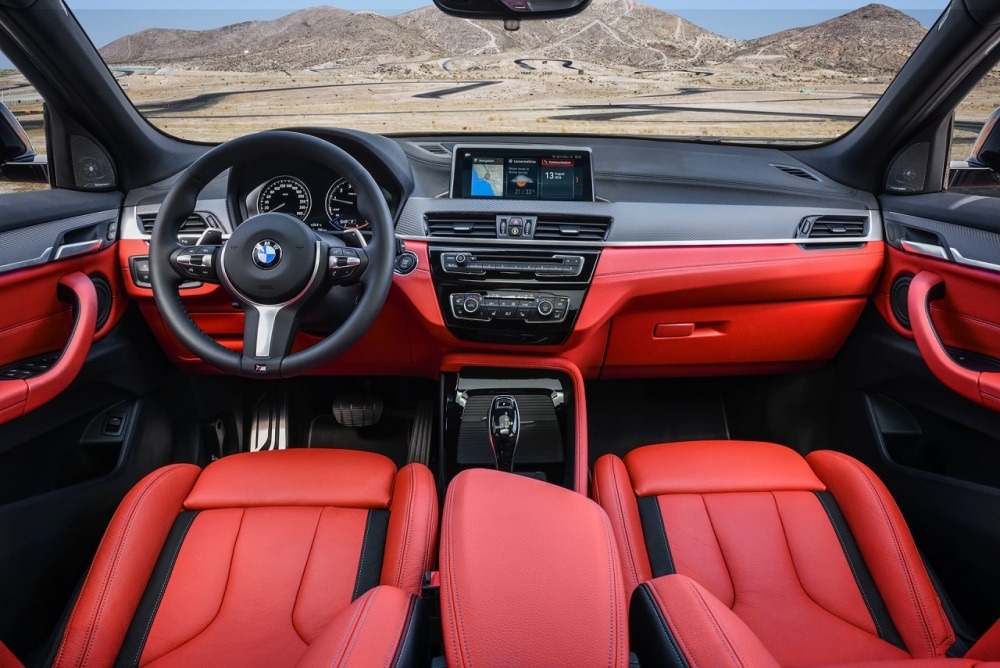 2019_X2_M35i_Dash.jpg