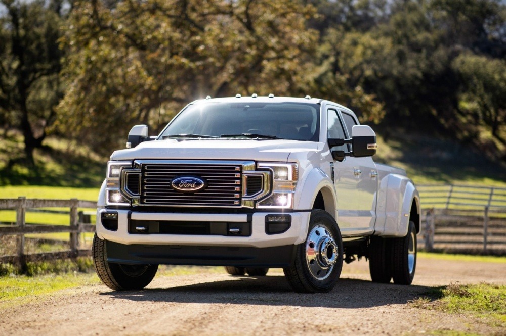 2020-ford-f-450-super-duty-limited-exterior-front-quarter-03.jpg