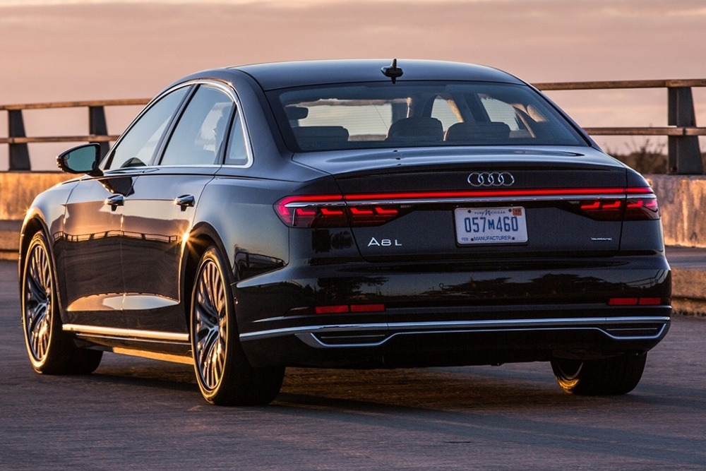2019 Audi A8 (5).jpg