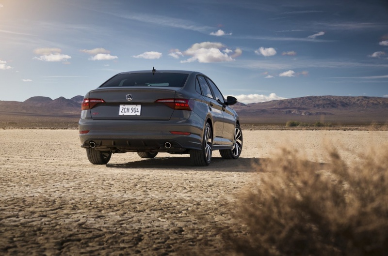2019 Volkswagen Jetta GLI 017.jpg
