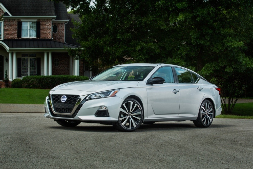 2019_Nissan_Altima_3.jpg