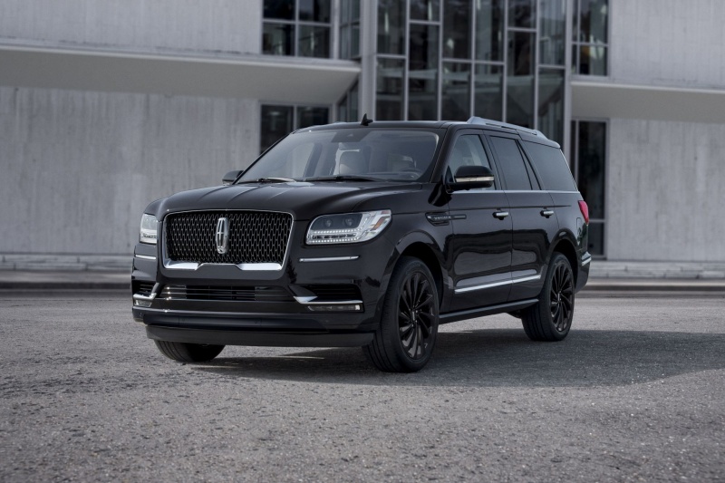2020 Lincoln Navigator Monochromatic 001.jpg