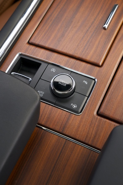 2020 Lincoln Navigator Reserve Interior 002.jpg