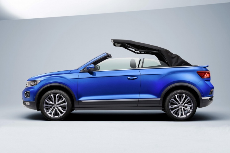 2020 Volkswagen T-Roc Cabriolet 037.jpg
