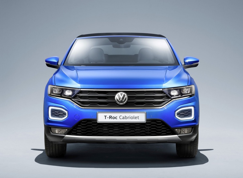 2020 Volkswagen T-Roc Cabriolet 032.jpg