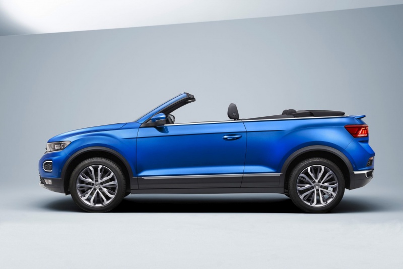 2020 Volkswagen T-Roc Cabriolet 033.jpg