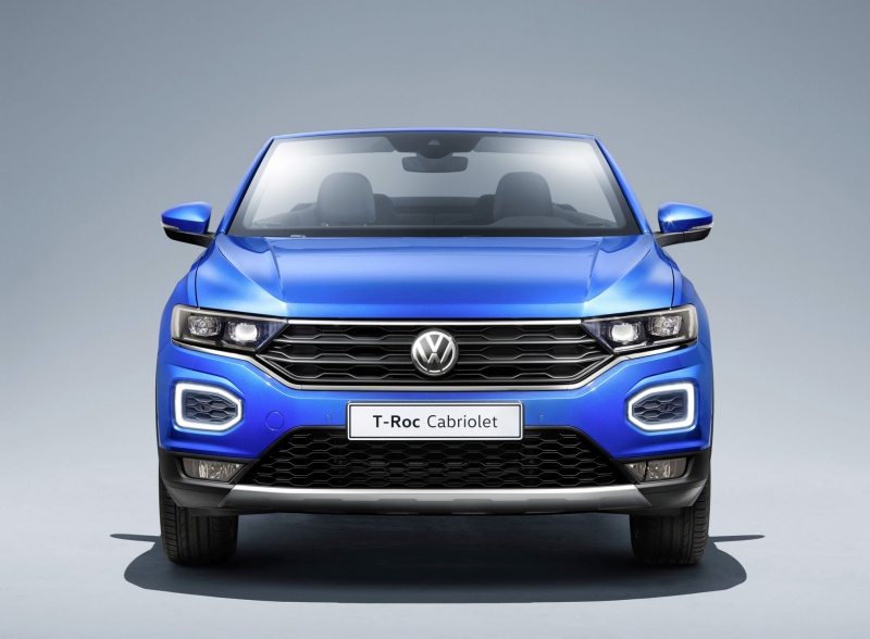 2020 Volkswagen T-Roc Cabriolet 031.jpg