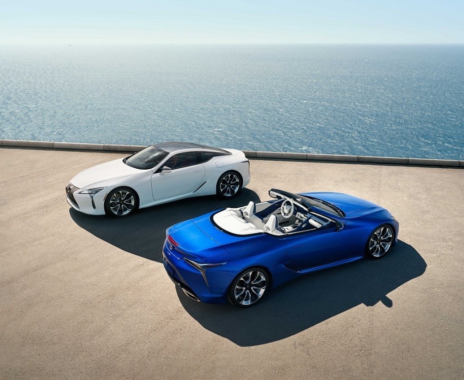 2021_Lexus_LC_500_Convertible_03.jpg