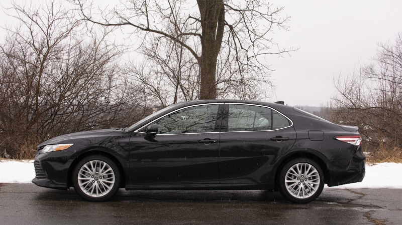 2020 Toyota Camry XLE 2.jpg