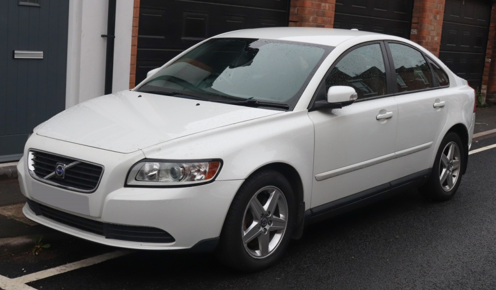 2008_Volvo_S40_S_Diesel_Automatic_2.0_Front.jpg