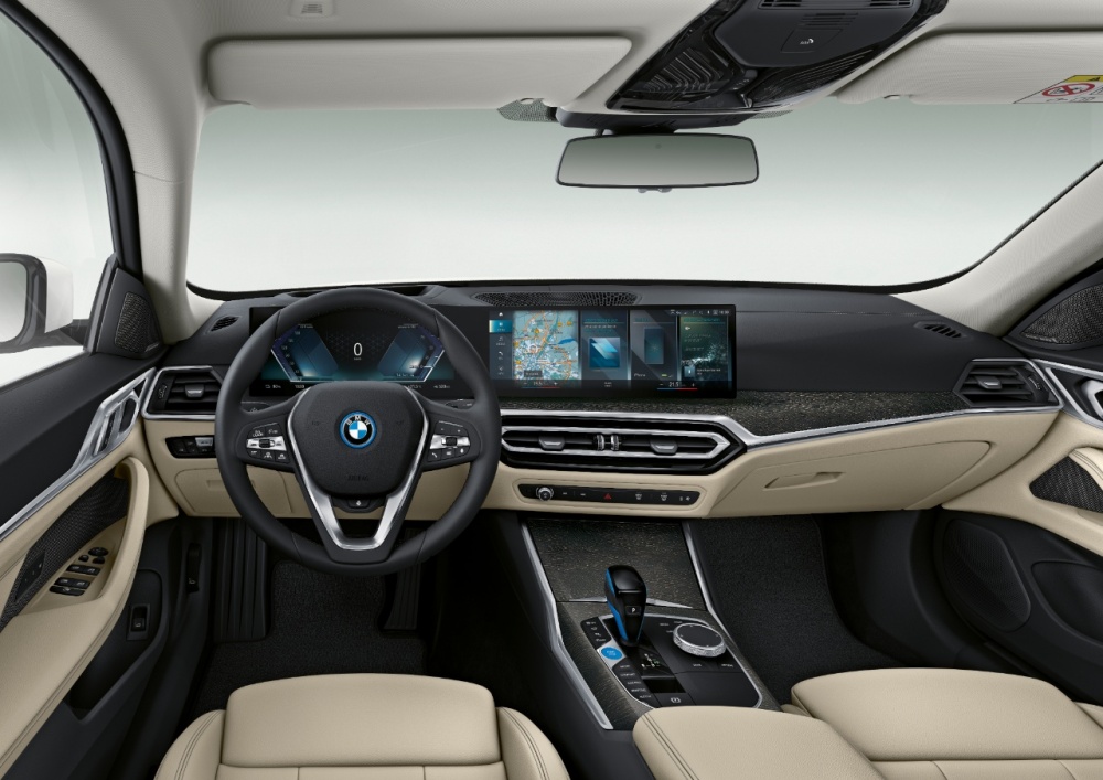 P90422899_highRes_bmw-i4-interieur.jpg