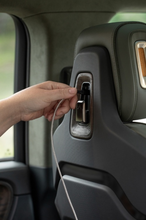2021-Rivian-R1T-AdventurePackage-07.jpg