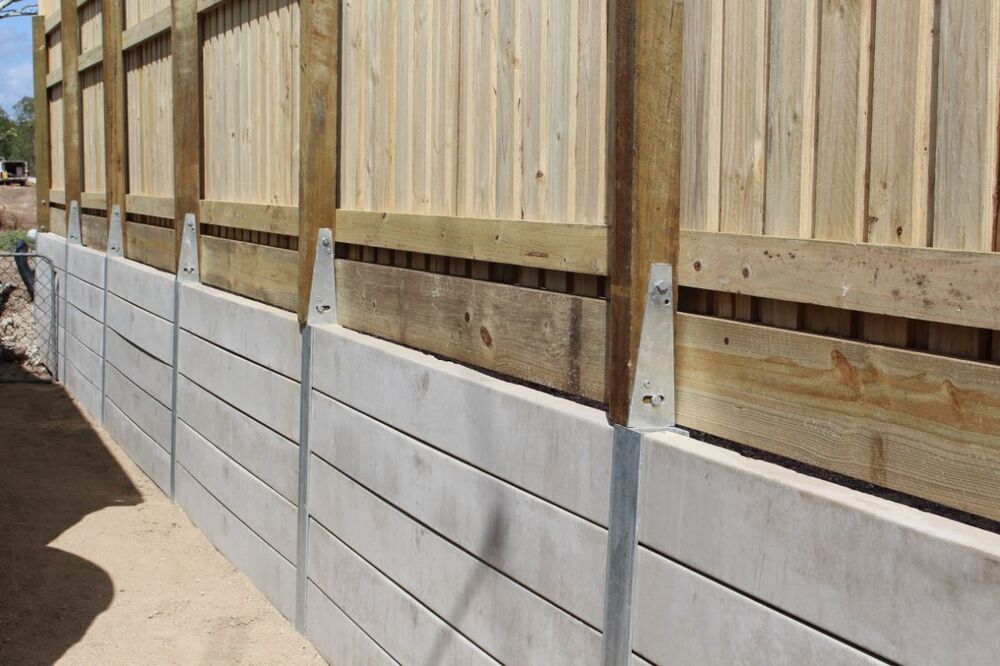 Retaining Wall with Fence.jpg