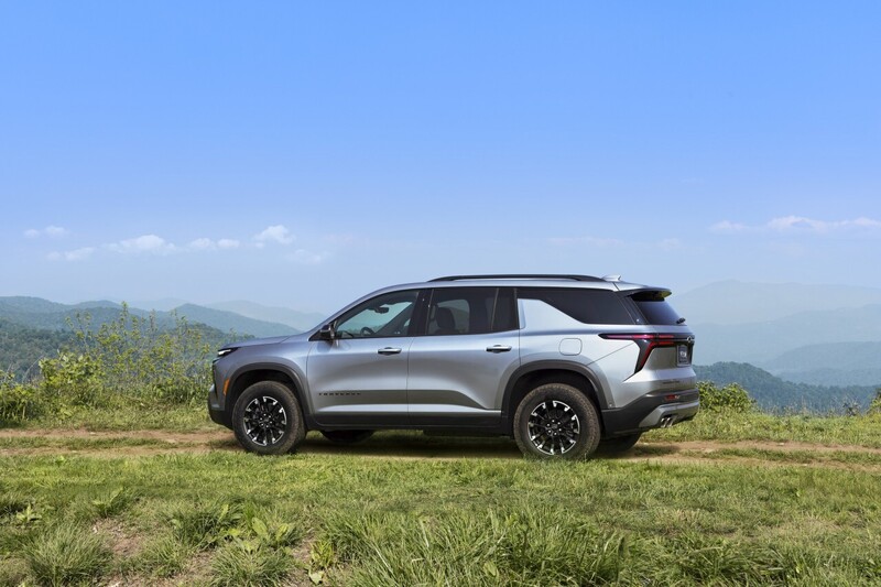 2024 Chevrolet Traverse Z71 - Side