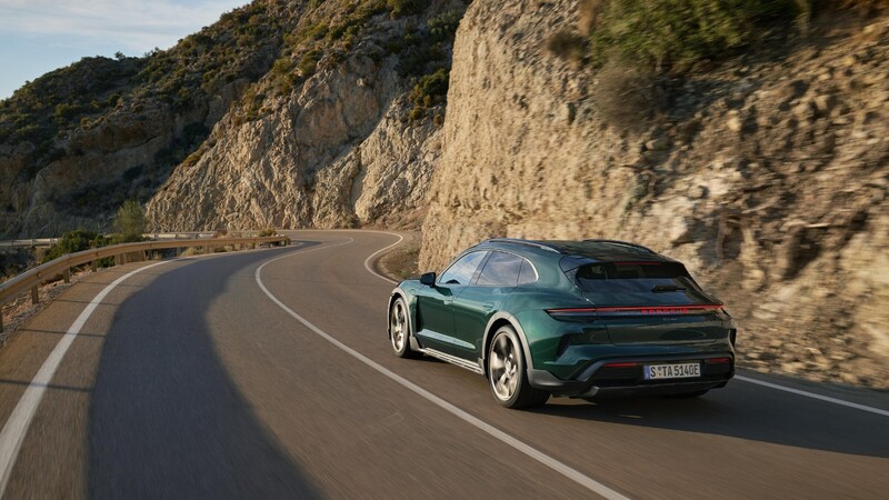 2025 Porsche Taycan 012