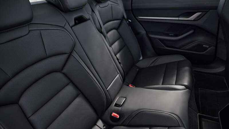 2025 Porsche Taycan 019.jpg