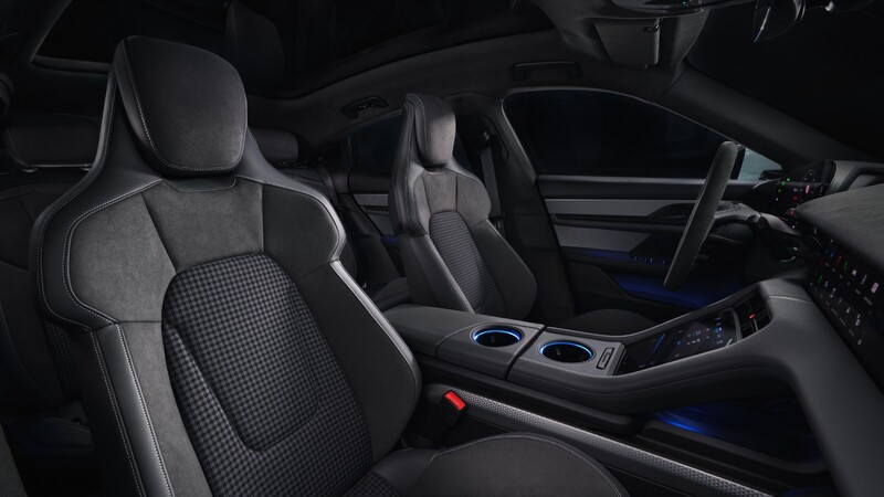 2025 Porsche Taycan 044.jpg